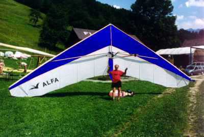 Hang glider : Alfa ; Manufacturer : Europe Sails