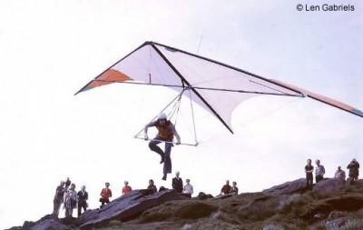 Hang glider : Cloud 9 ; Manufacturer : Skyhook