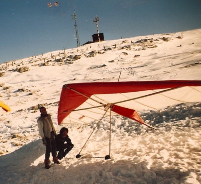 Hang glider : Euro 3 ; Manufacturer : Steinbach