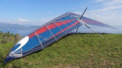 Hang glider : Orbiter 2 ; Manufacturer : Icaro 2000