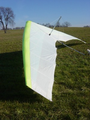 Hang glider : Saturn ; Manufacturer : Altair