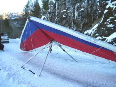 Hang glider : Topless 5 ; Manufacturer : Helite