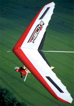 Hang glider : Tsunami ; Manufacturer : Helite